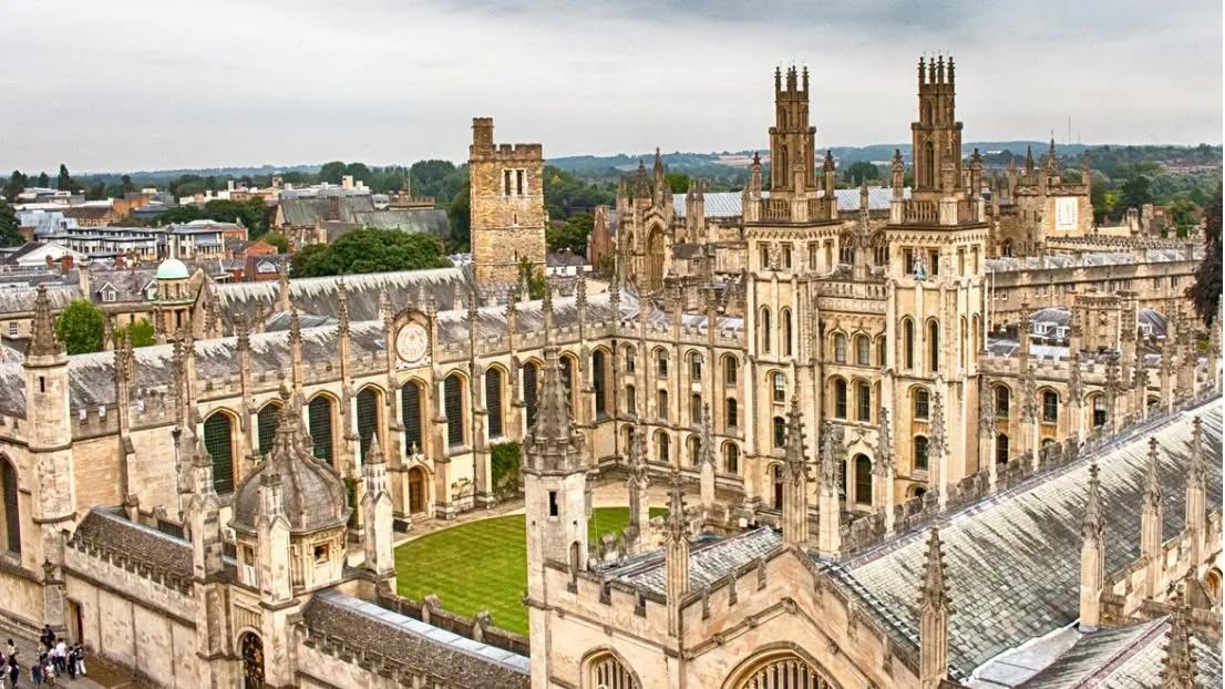 Oxford English Hub: La Competencia Digital de Cambridge